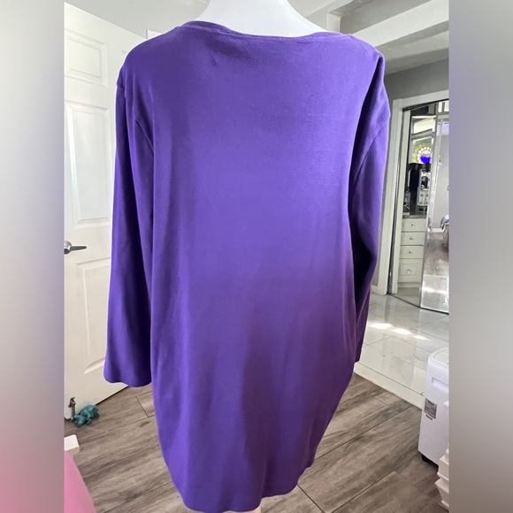 Halloween long sleeve shirt
Size 1x - Picture 2 of 3